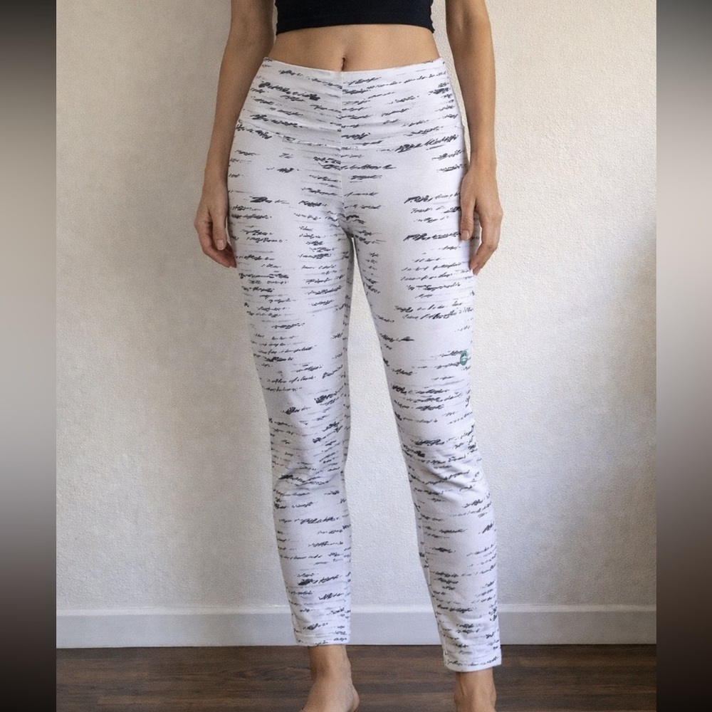 EXCELLENT CONDITION SIZE LARGE WODBOTTOM COMPRESSION LEGGINGS WITH POCKETS